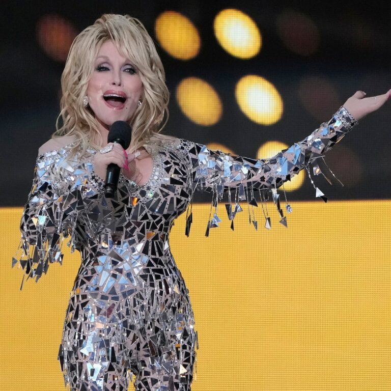 Dolly Parton's Best Hosting Moments From 2022 ACM Awards Hidden World